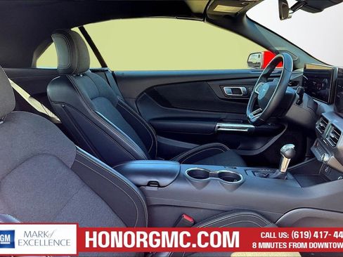 Used 2025 Ford Mustang Convertible RWD image 29