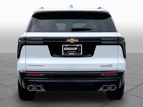 New 2026 Chevrolet Traverse High Country w/ LPO, Floor Liner Package FWD image 4