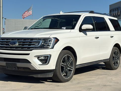 Used 2020 Ford Expedition Limited w/ Special Edition Package image 3
