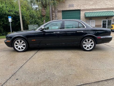 Used 2004 Jaguar XJ8 image 4