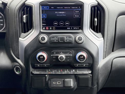 Used 2020 GMC Sierra 1500 Elevation w/ Elevation Value Package RWD image 9