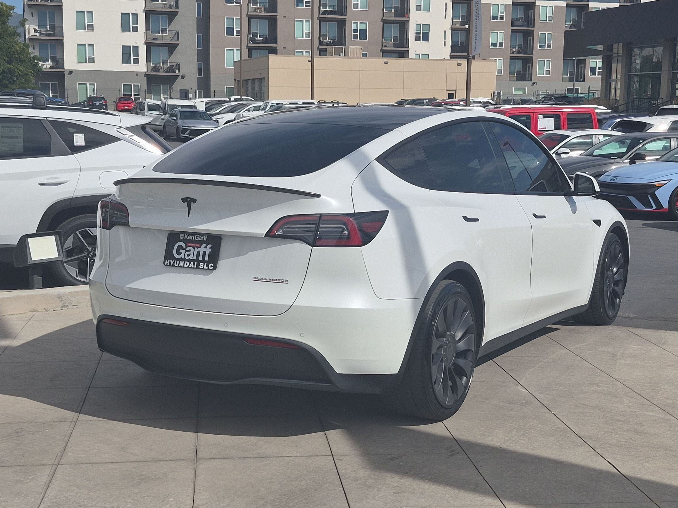 Used 2022 Tesla Model Y Performance AWD/4WD image 3