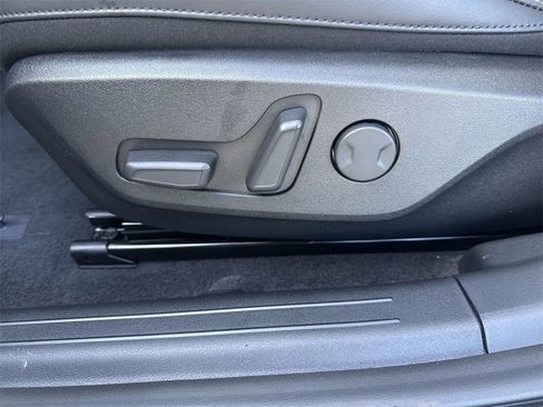 New 2025 Kia EV6 Wind image 10