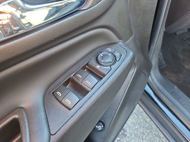Used 2024 Chevrolet Equinox LT FWD image 11