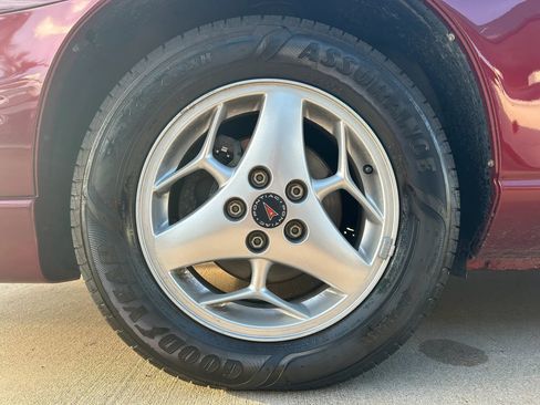 Used 2003 Pontiac Grand Prix SE w/ Equipment Group FWD image 26