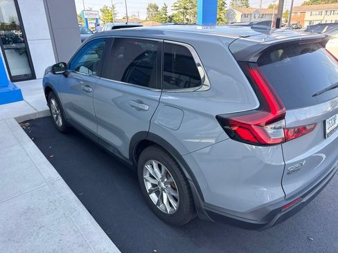Used 2023 Honda CR-V EX image 4