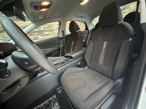 Used 2024 Hyundai Elantra SEL FWD image 30