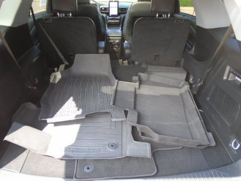 Used 2024 Ford Explorer Limited w/ Limited Technology Package AWD/4WD image 10
