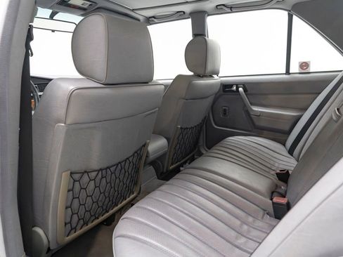 Used 1991 Mercedes-Benz 190 E 2.6 image 47