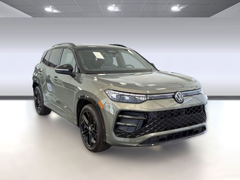 New 2026 Volkswagen Tiguan SE R-Line FWD image 7