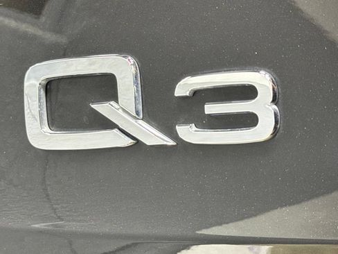 Used 2020 Audi Q3 2.0T Prestige w/ Prestige Package AWD/4WD image 32