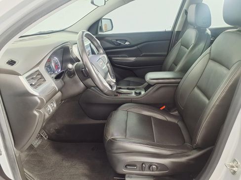 Used 2019 GMC Acadia SLT w/ LPO, Floor Liner Package FWD image 12