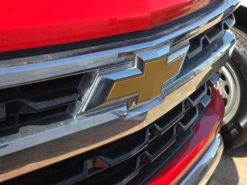 Used 2023 Chevrolet Silverado 1500 LT AWD/4WD image 9