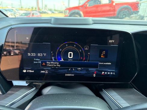 Used 2025 Chevrolet Suburban Premier AWD/4WD image 20