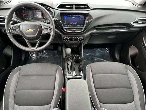 Used 2023 Chevrolet TrailBlazer LT w/ Convenience Package FWD image 12