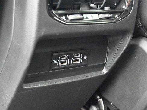 Used 2025 Jeep Grand Cherokee Laredo image 32