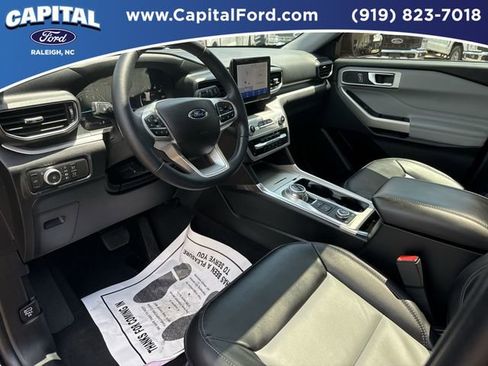 Certified 2022 Ford Explorer XLT w/ Equipment Group 202A image 18