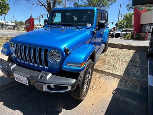 Used 2021 Jeep Wrangler Unlimited Sahara AWD/4WD image 1