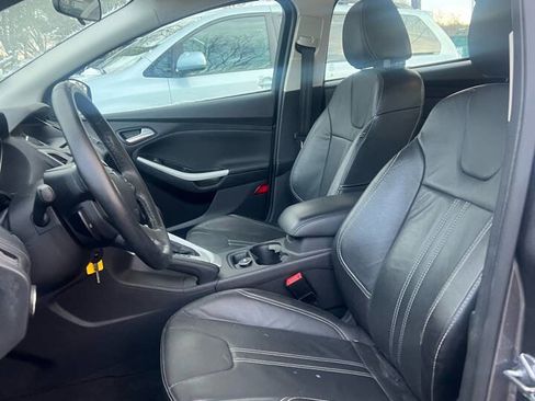 Used 2014 Ford Focus SE w/ Equipment Group 201A image 9