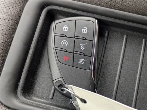 Used 2023 GMC Yukon SLT image 36