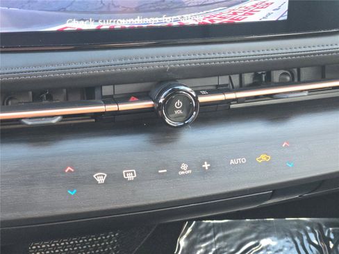 Used 2023 Nissan Ariya AWD image 31