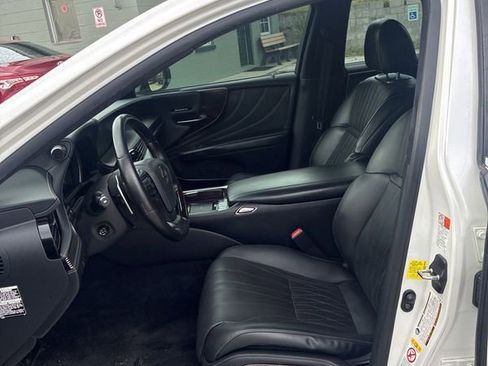 Used 2018 Lexus LS 500 AWD w/ Interior Upgrade Package image 8