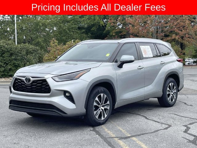 Used 2023 Toyota Highlander XLE FWD image 1