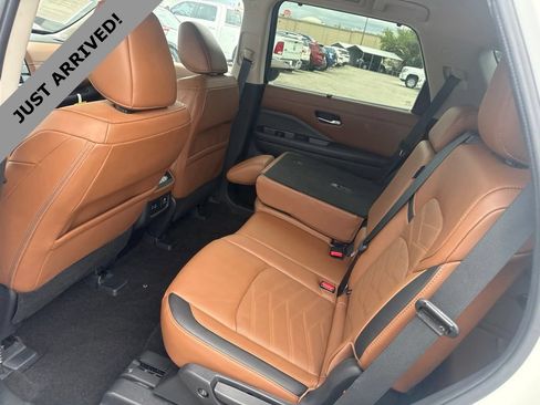 Certified 2024 Nissan Pathfinder Platinum w/ Cargo Package AWD/4WD image 15