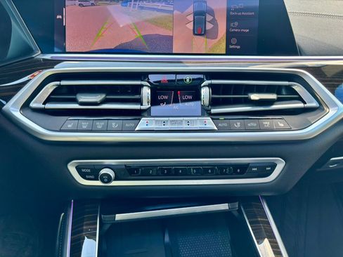 Used 2020 BMW X5 M50i AWD/4WD image 23