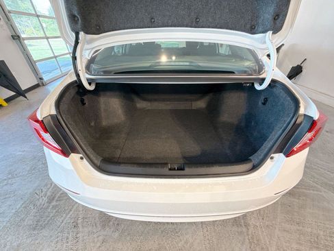Used 2021 Honda Accord LX image 19