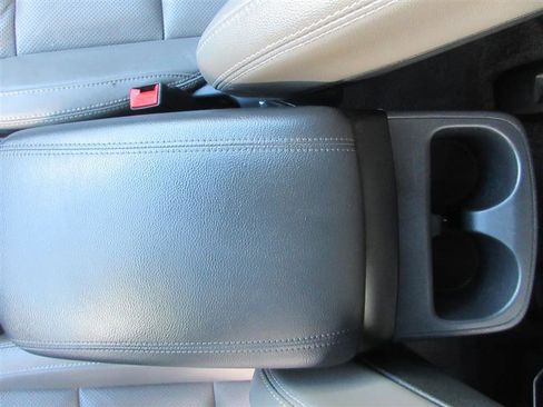 Used 2019 Hyundai Santa Fe XL image 18