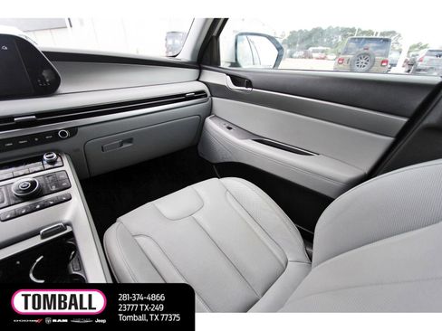 Used 2024 Hyundai Palisade SEL w/ Premium Package image 11