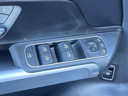 Used 2022 Mercedes-Benz GLB 250 image 12