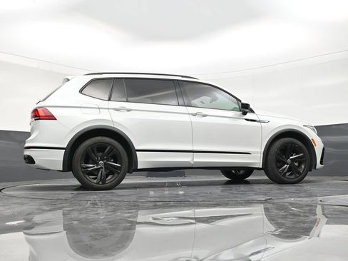 Used 2024 Volkswagen Tiguan SE R-Line FWD image 22