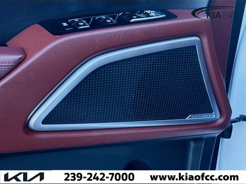 Certified 2024 Kia Telluride EX w/ EX Captain's Chair Package image 26