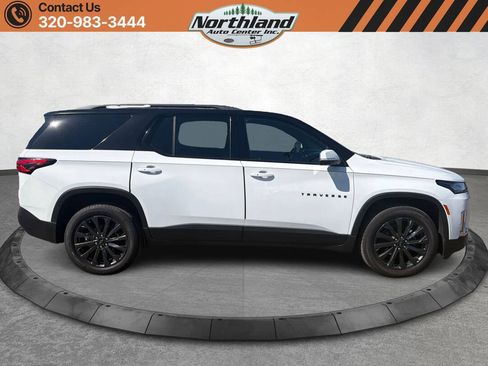 Used 2023 Chevrolet Traverse RS FWD image 4