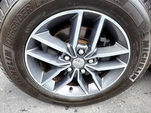 Used 2018 Jeep Grand Cherokee Limited image 37