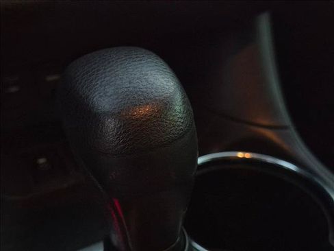 Used 2019 Toyota Highlander LE FWD image 18