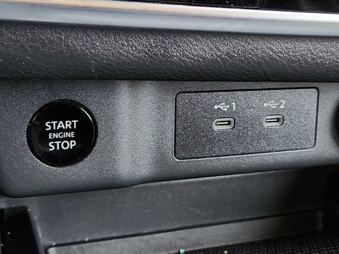 Used 2025 Nissan Rogue SV FWD image 17