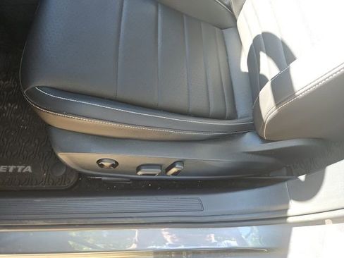 Used 2023 Volkswagen Jetta SE FWD image 16