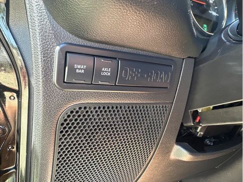 Used 2016 Jeep Wrangler Unlimited Rubicon w/ Connectivity Group AWD/4WD image 28