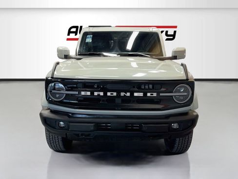 Used 2024 Ford Bronco Outer Banks AWD/4WD image 2