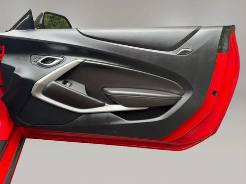 Used 2022 Chevrolet Camaro LS RWD image 13