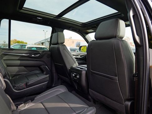Used 2022 GMC Yukon XL Denali image 35