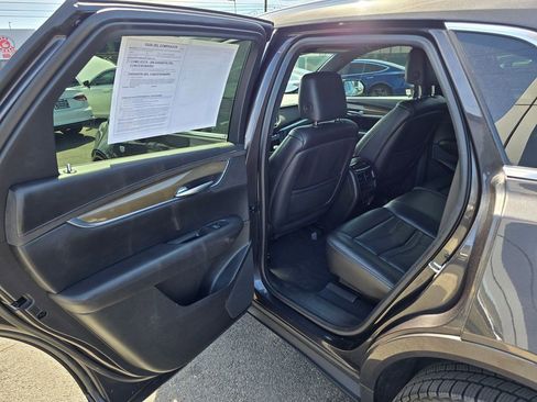 Used 2018 Cadillac XT5 Platinum w/ Driver Assist Package AWD/4WD image 15