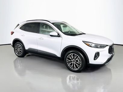 New 2025 Ford Escape SE w/ PHEV Premium Package