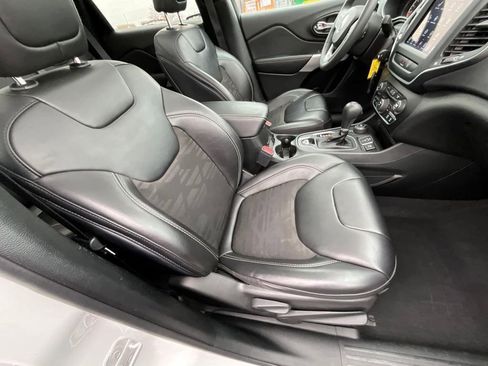 Used 2022 Jeep Cherokee Latitude w/ Sun & Sound Group image 15