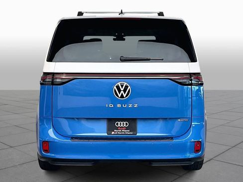 Used 2025 Volkswagen ID. Buzz 1st Edition image 5