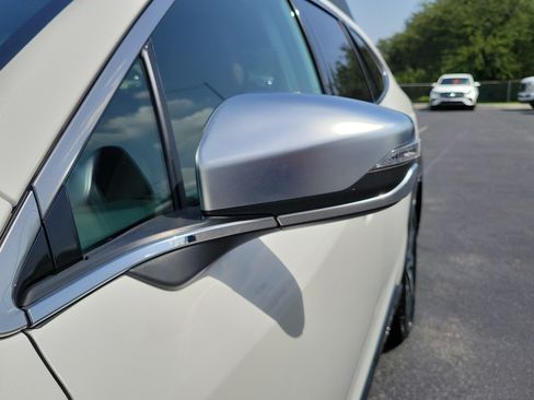 Used 2023 Subaru Outback Touring XT AWD/4WD image 4