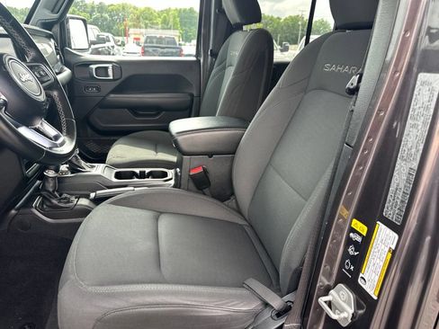 Used 2021 Jeep Wrangler Unlimited Sahara AWD/4WD image 8